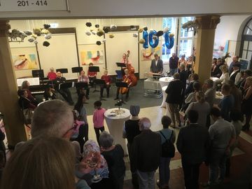 Das Ensemble Salonikum eröffnet die Lange Nacht der Volkshochschulen