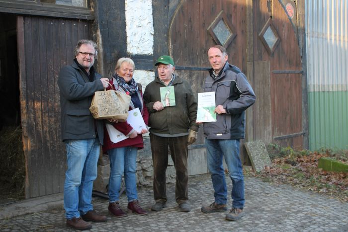 Auszeichnung für den schwalbenfreundlichen Hof Lohmann in Lage-Billinghausen
