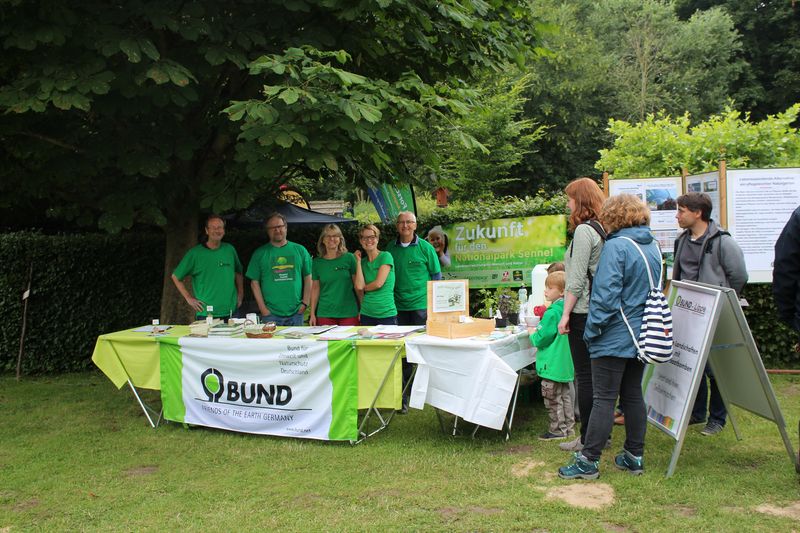 BUND Kreisgruppe Lippe beim Umwelttag in der Heerser Mühle.